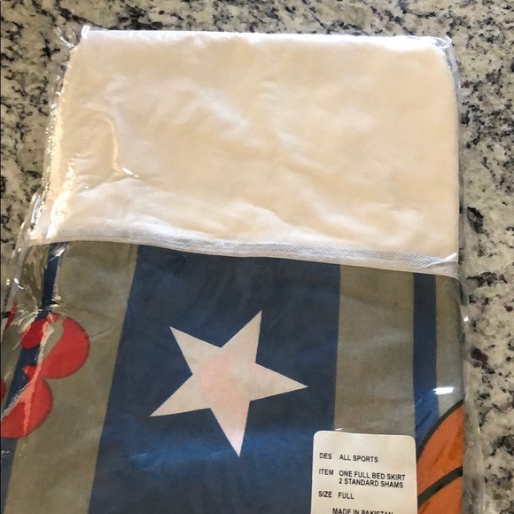 One full bed skirt all sports - Picture 2 of 3